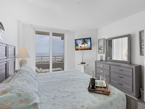 Stunning Lanai Overlooking the Gulf & Beach